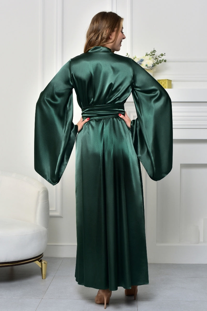 Stunning kimono in a vibrant shade of green, with a satin finish