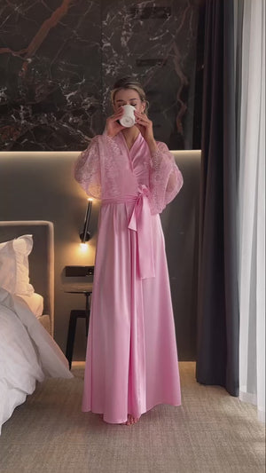 pink-lace-bridal-robe-video