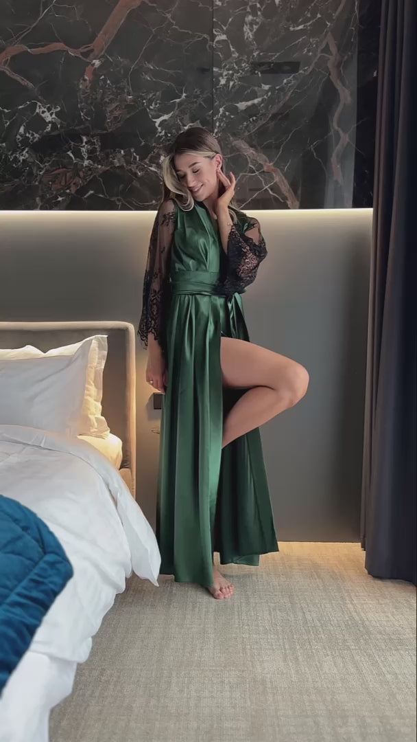 Lace sleeves night robe peignoir