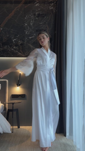 Bridal Peignoir Lace Satin - promo product video