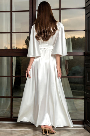 Bridal kimono for wedding morning, bridesmaids, or as a timeless romantic gift