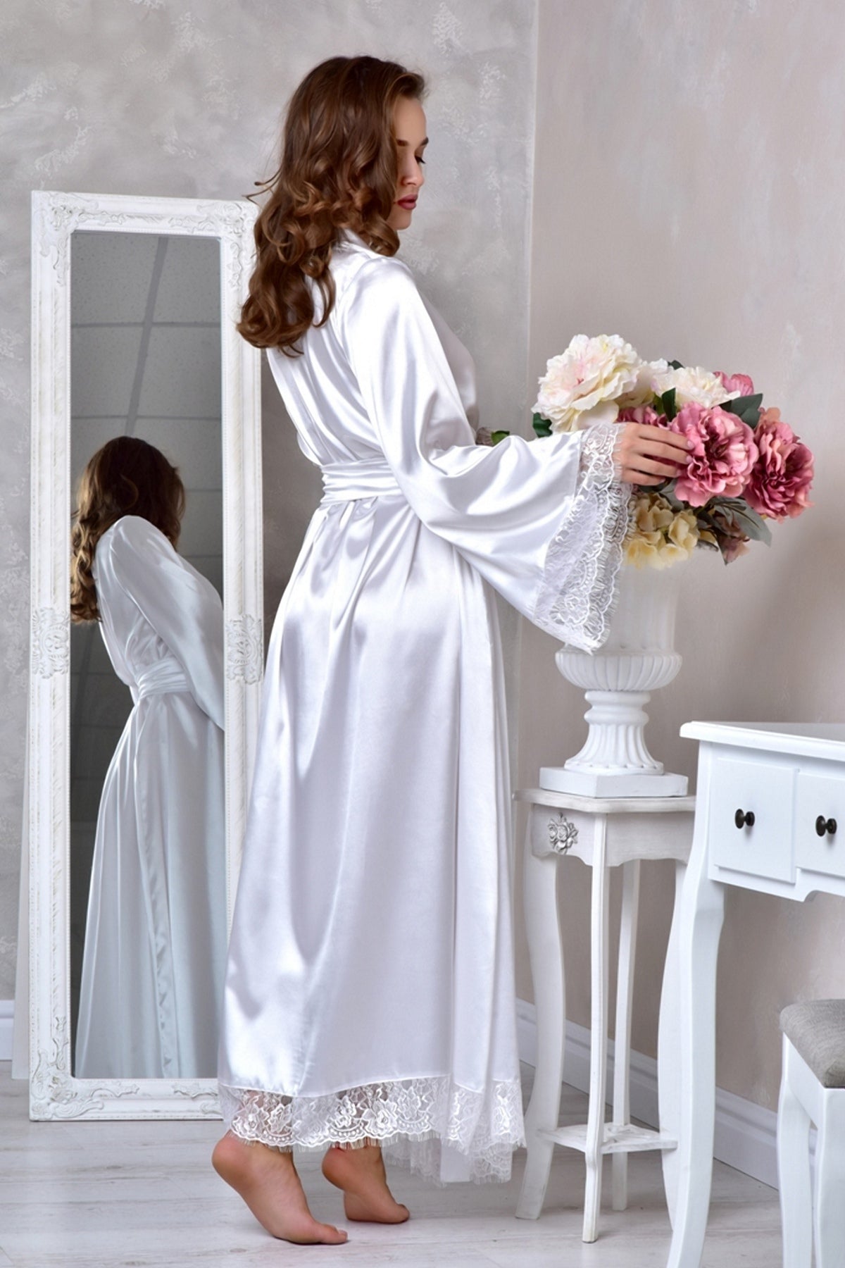 Elegant Wedding-Ready White Peignoir Robe
