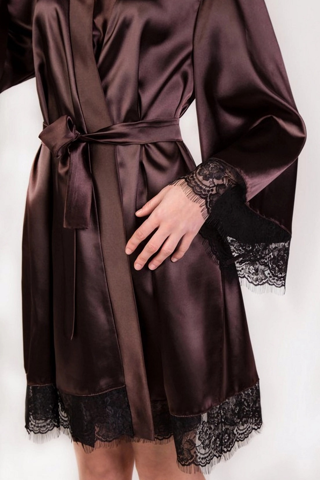 Bridesmaid robe - Brown satin with black lace