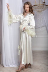 Feathers trimmed robe Ivory satin