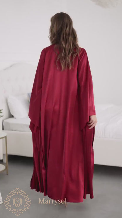 Watch a preview of our Burgundy Bridal Maxi Kimono Robe and Nightdress Set in action, adding a touch of elegance to your wedding preparation
