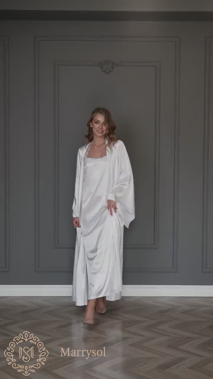 White Peignoir Set - Nightdress and Matching Robe for Wedding Preparation and Honeymoon