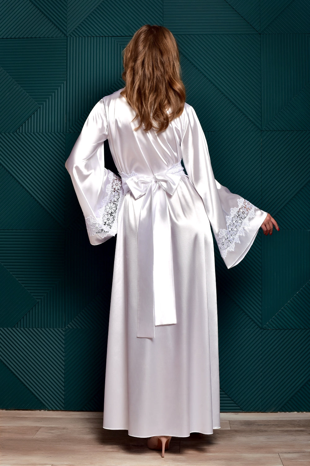 Long Venise-Trim White Satin Robe for Bride