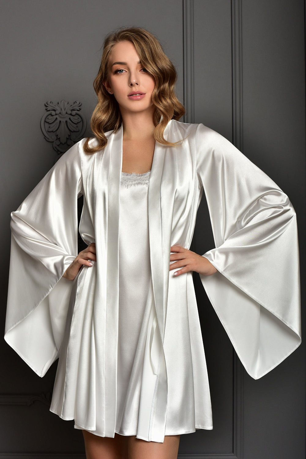 Short Ivory peignoir set for bride