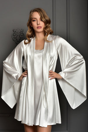 Short Ivory peignoir set for bride