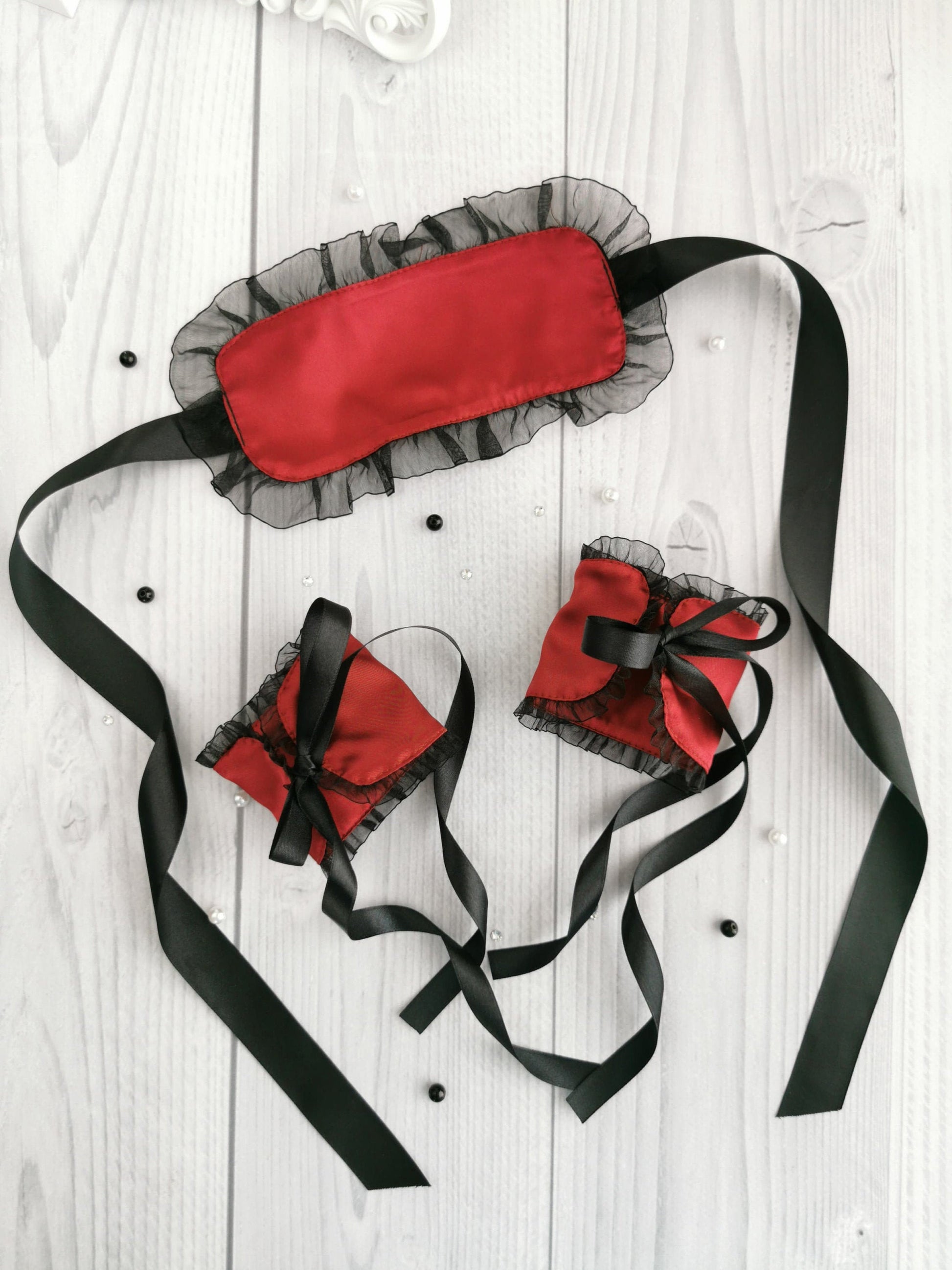 Satin Bordeaux Blindfold and Handcuffs Set