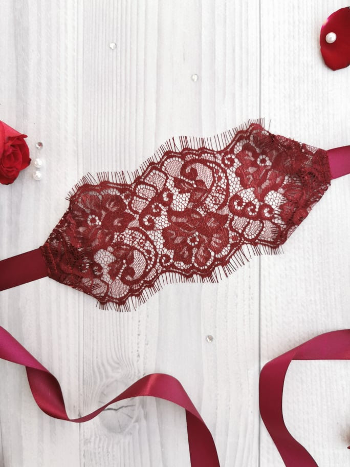 Intimate Eye Mask in Bordeaux Lace