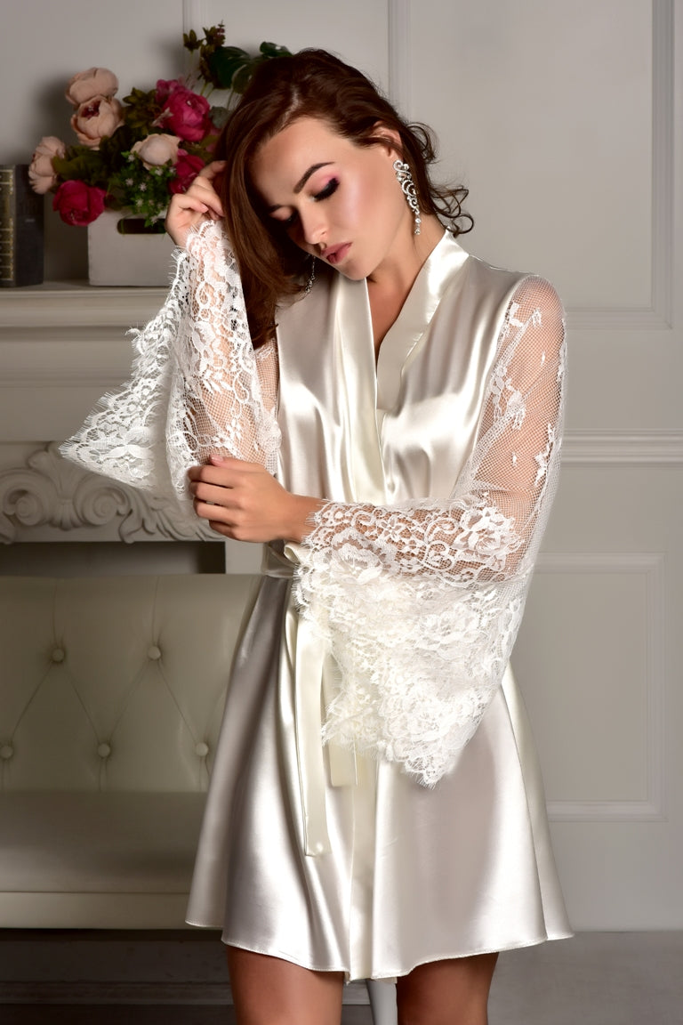 Short hot sale lace robe