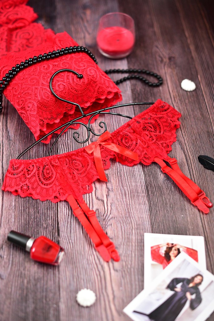 Bridal Lace Lingerie Set in Red